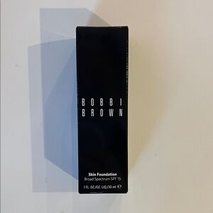 Bobbi Brown Skin Foundation Broad Spectrum SPF 15 - Cool Sand C-036